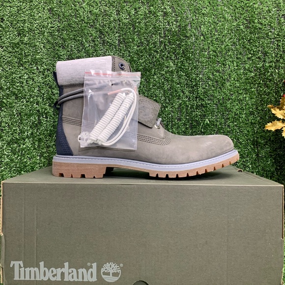 WOMEN'S TIMBERLAND® PREMIUM 6-INCH BOOTS - Picture 2 of 9